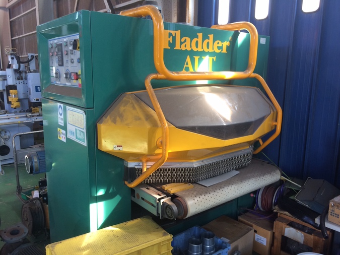 FLADDER 自動バリ取機・面取り機・研磨機 型式AUT